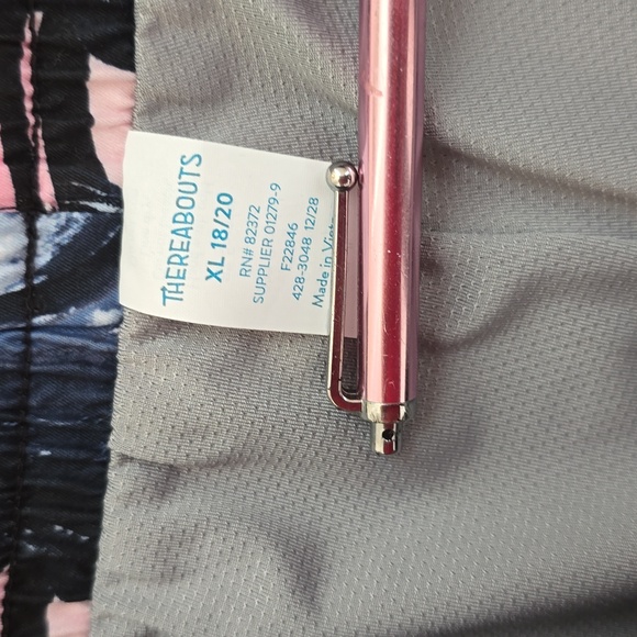 THEREABOUTS BRAND BOYS MULTI COLORED SWIM TRUNKS BOARD SHORTS SIZE XL 18/20 - Picture 5 of 15